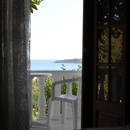 Nikolas House Πανσιόν Αρίλλας