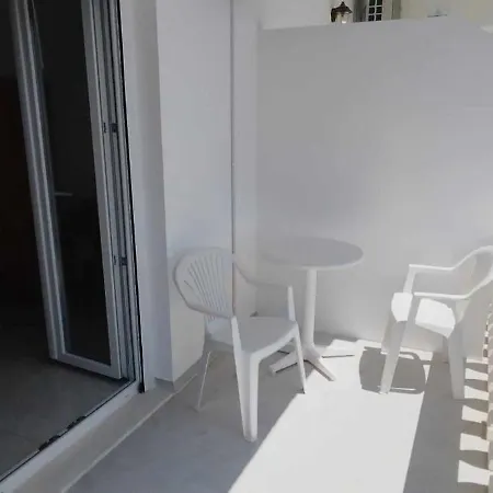 Nikolas House * Αρίλλας