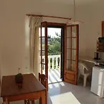 Nikolas House Pensiune 3*