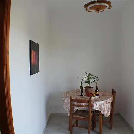 Nikolas House Guest house