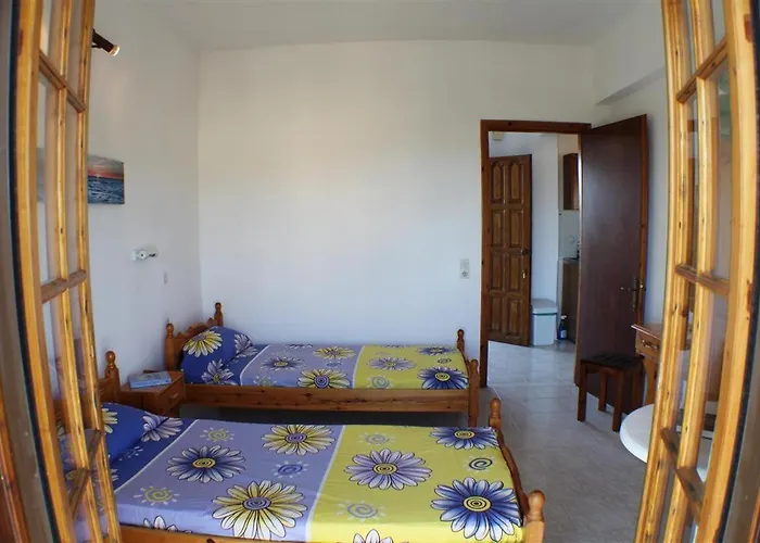 Nikolas House Pensionat 3*