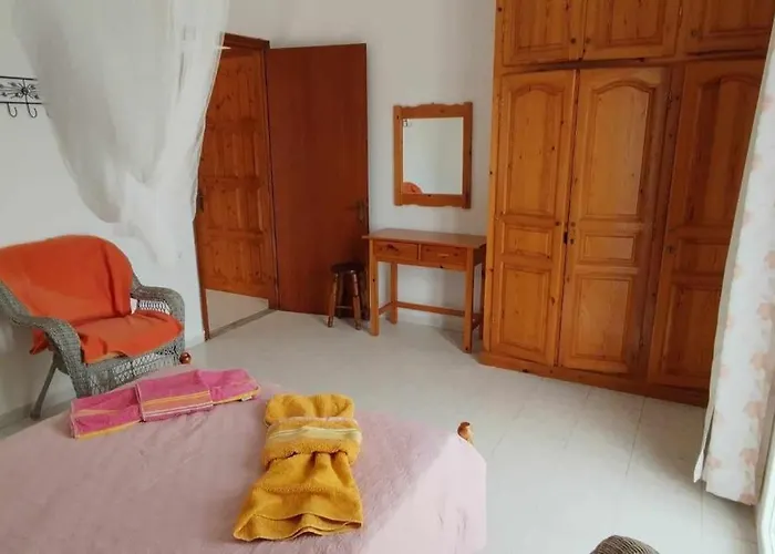 Nikolas House Pensionat 3*